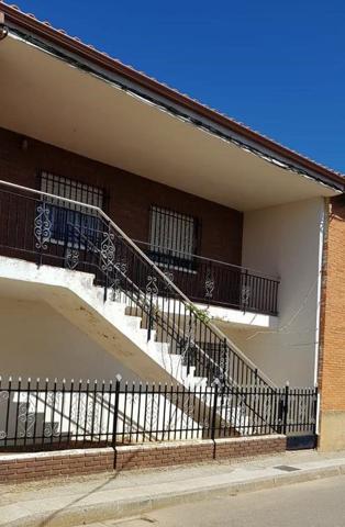 Casas de pueblo en venta en Santas Martas, Santas Martas photo 0