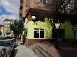 Local comercial en venta en Ponferrada, Alta photo 0