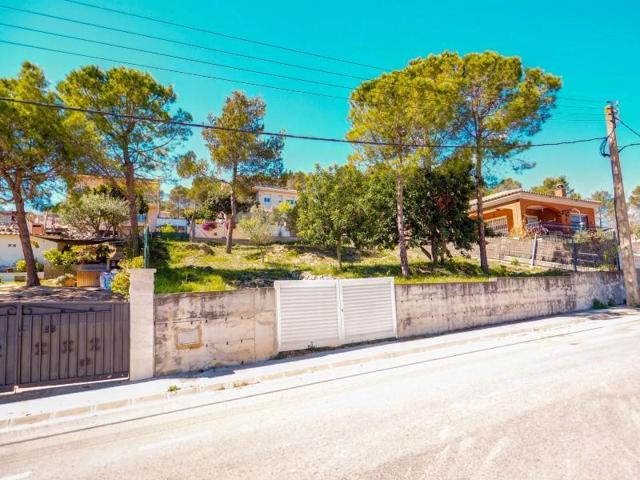 Terreno en venta en Canyelles photo 0