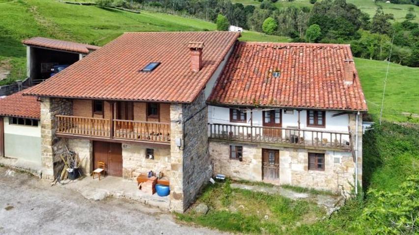 Casa en venta en Puente Viesgo, Hijas photo 0