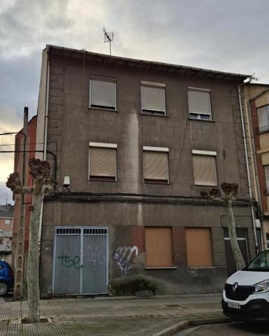 Casa en venta en Ponferrada, Flores del sil photo 0