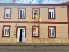 Casa en venta en Valverde de la Virgen photo 0