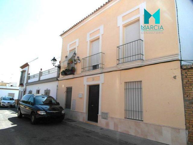 Piso en venta en Sanlúcar la Mayor, Centro photo 0