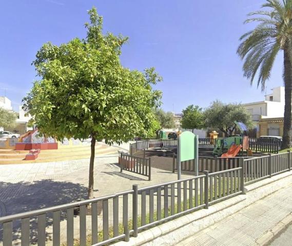 Piso en venta en Sanlúcar la Mayor, Andalucia photo 0