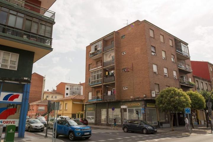Piso en venta en León, La Chantría- La Lastra photo 0