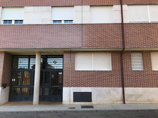 Apartamento en venta en Valencia de Don Juan, Las Huertas photo 0