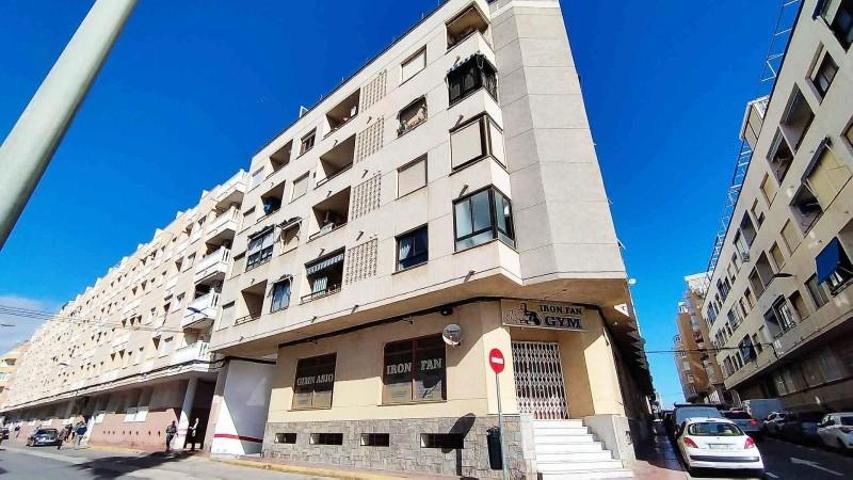 Apartamento en venta en Torrevieja, Estacion de autobuses photo 0