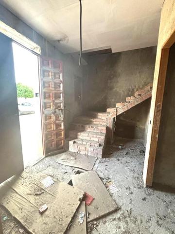 Casa en venta en Brenes, Brenes photo 0