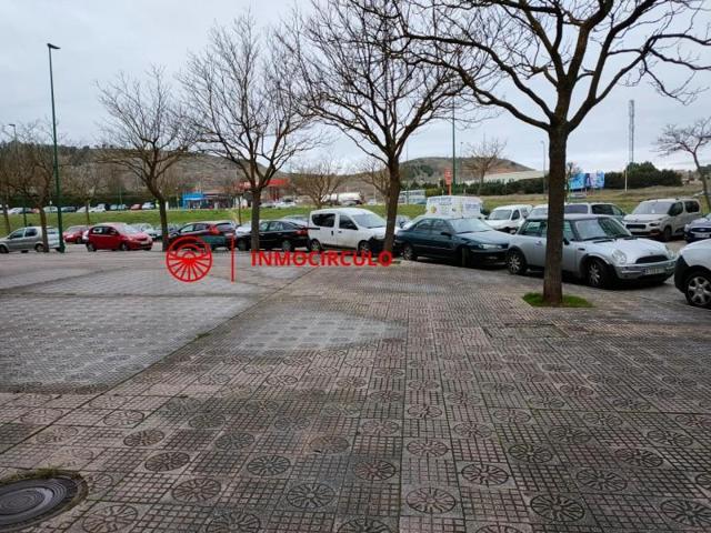 Local comercial en venta en Burgos, G3 photo 0