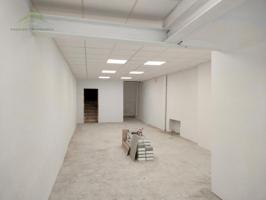 Local comercial en venta en Vilafranca del Penedès photo 0