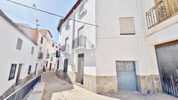 Casa en venta en Válor, Valor photo 0