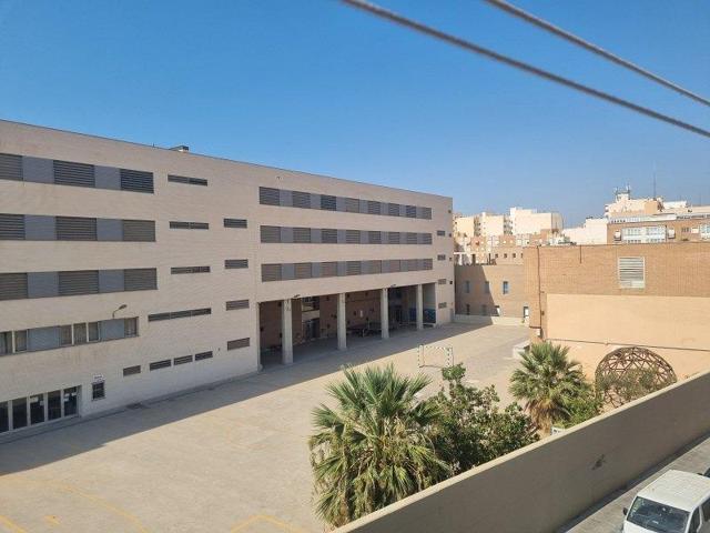 Apartamento en venta en Almería, Altamira photo 0