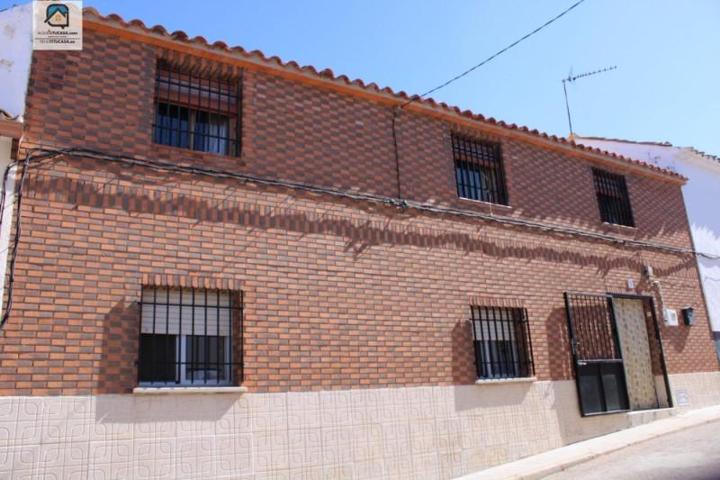 Casas de pueblo en venta en Villamayor de Santiago, Villamayor de santiago photo 0