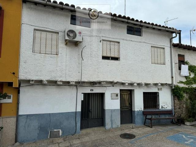 Casa en venta en Candeleda photo 0