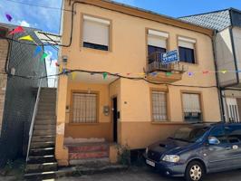 Casa en venta en Ponferrada, Columbrianos photo 0