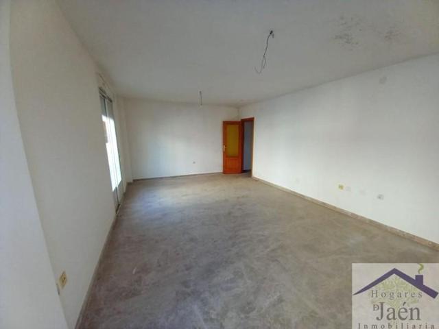 Piso en venta en Torre del Campo, Torre Del Campo photo 0