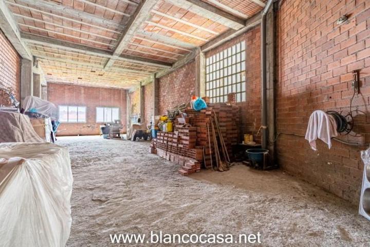 Local comercial en venta en Carballo, GRAN VA photo 0