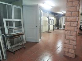 Local comercial en venta en Terrassa, Vallès Occidental photo 0