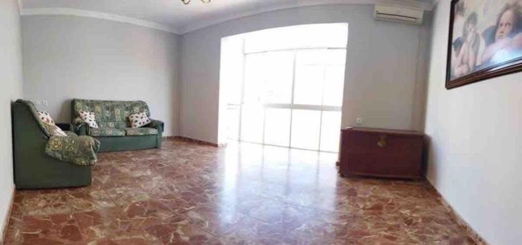 Piso en venta en El Cuervo, Centro photo 0