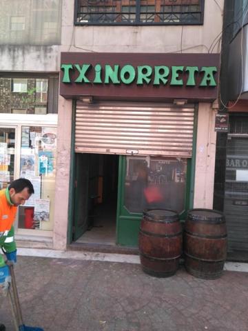 Local comercial en venta en Bilbao, Sarriko photo 0