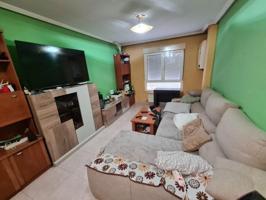 Apartamento en venta en Valencia de Don Juan, Plaza Toros photo 0