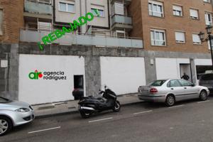 Local comercial en venta en Oviedo, San Lazaro photo 0