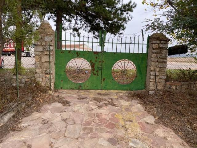 Casa con terreno en venta en Monreal del Campo, Monreal del campo photo 0