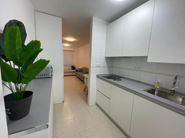 Apartamento en venta en Murcia, Barrio del Carmen photo 0