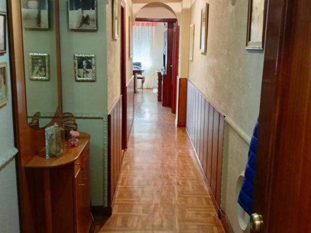 Piso en venta en Benavente photo 0