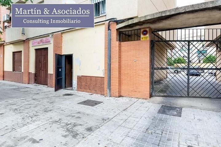 Local comercial en venta en Utrera, Centro Estacion photo 0