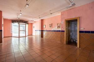 Local comercial en venta en Ogíjares, Centro photo 0