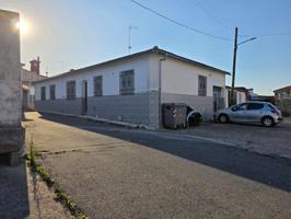 Chalet en venta en Coria photo 0