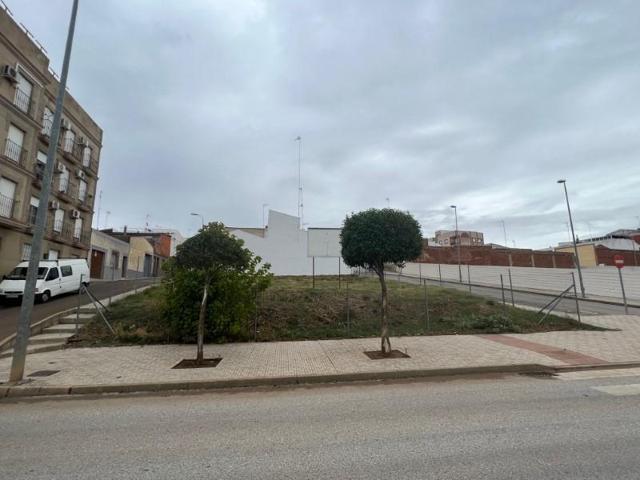 Terreno en venta en Almendralejo photo 0