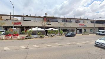 Local comercial en venta en Utrera, AVDA GENERAL GIRALDEZ photo 0