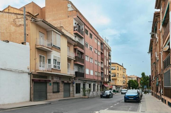 Piso en venta en Baza, Baza photo 0