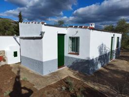Casa con terreno en venta en Yunquera, Yunquera photo 0