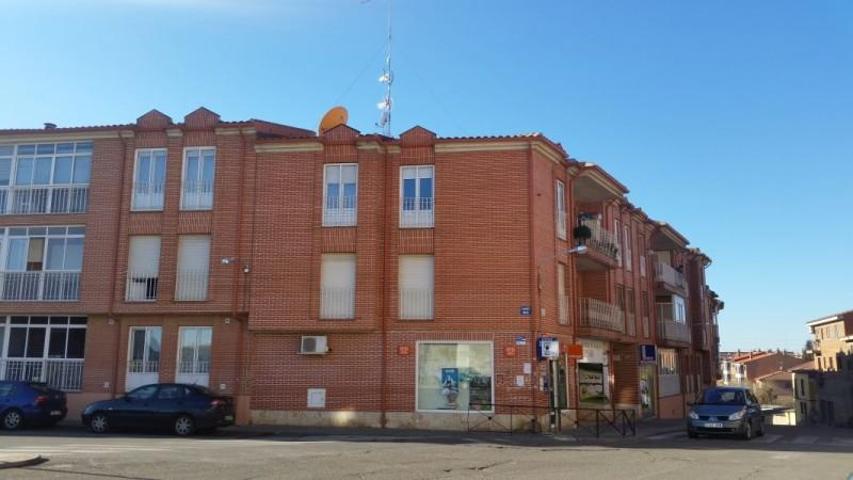 Apartamento en venta en Cigales, Centro photo 0