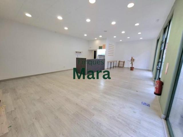 Local comercial en venta en Sant Boi de Llobregat, Marianao photo 0