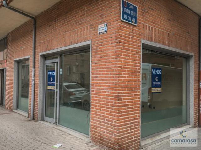 Local comercial en venta en Ávila photo 0