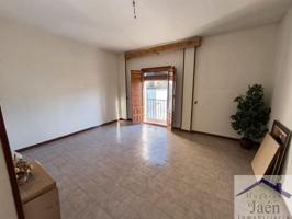 Piso en venta en Úbeda, Ubeda photo 0