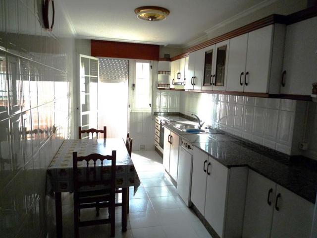 Piso en venta en Cacabelos photo 0