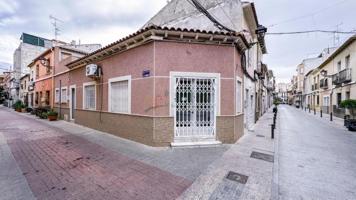 Casa en venta en Catral, Centro photo 0