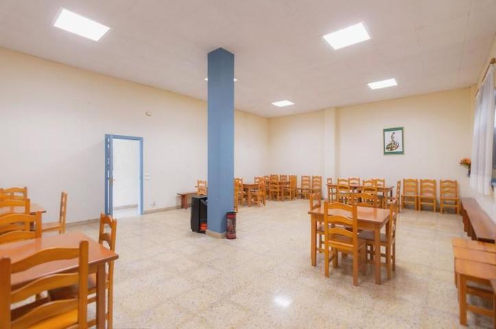 Local comercial en venta en Pamplona, Área de Pamplona photo 0