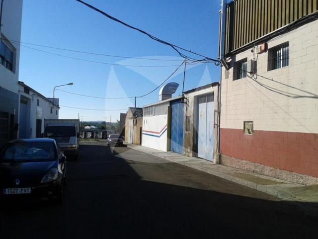 Local comercial en venta en Badajoz photo 0