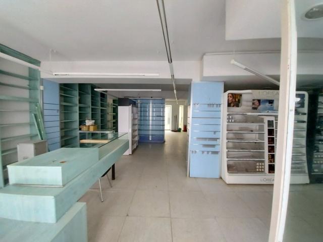 Local comercial en venta en La Roda, Roda (La) photo 0