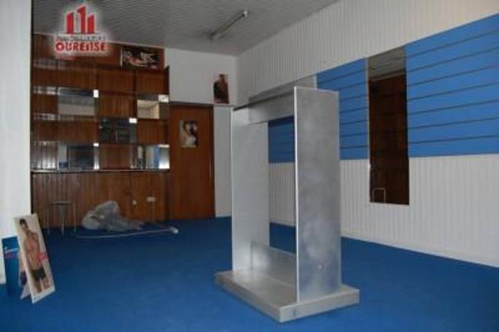 Local comercial en venta en Ourense, Veintiuno photo 0