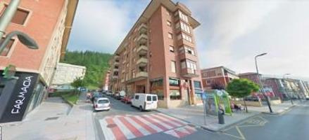 Local comercial en venta en Balmaseda, Balmaseda photo 0