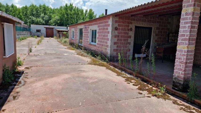 Casa en venta en Carracedelo, Carracedelo photo 0