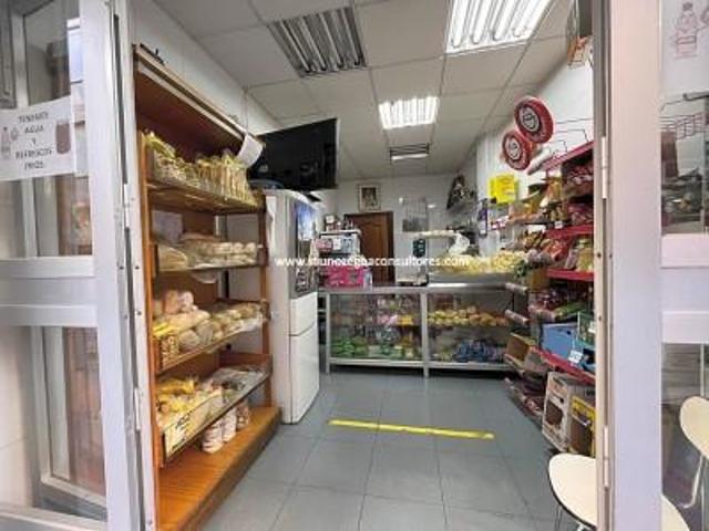 Local comercial en venta en Lucena, CENTRO photo 0