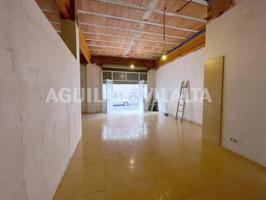 Local comercial en venta en Canovelles, Centro photo 0